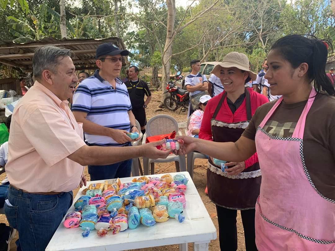 Diputado de ARENA pretende “prevenir” el coronavirus regalando jabón de olor diputado-de-arena-pretende-prevenir-el-coronavirus-regalando-jabon-de-olor